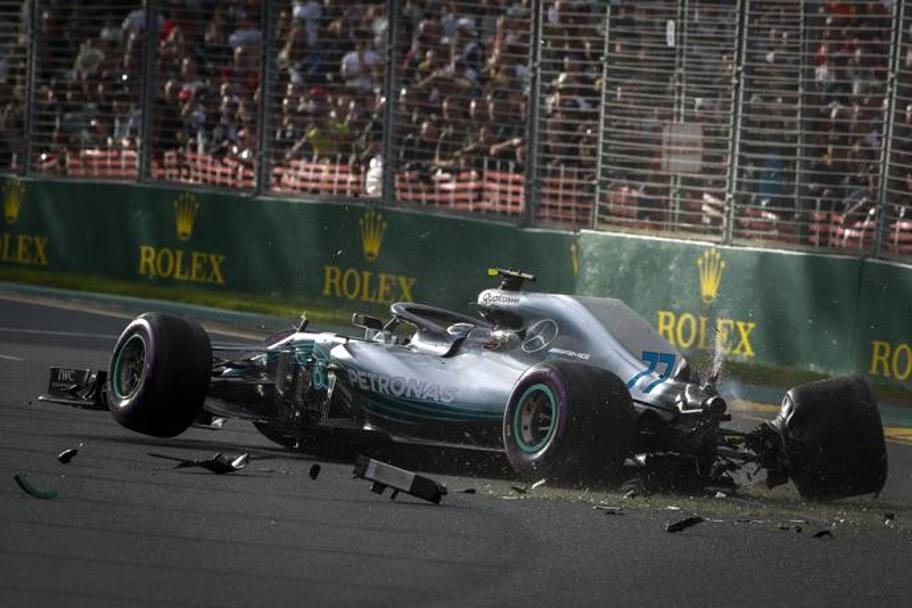 L&#39;incidente di Bottas in Q3, Mercedes in pezzi. Epa